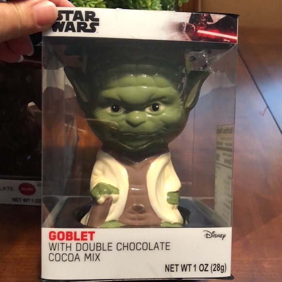 Star Wars Ceramic Goblet with Chocolate Fudge Cocoa Mix - Yoda& Darth Varder - Picture 1 of 9